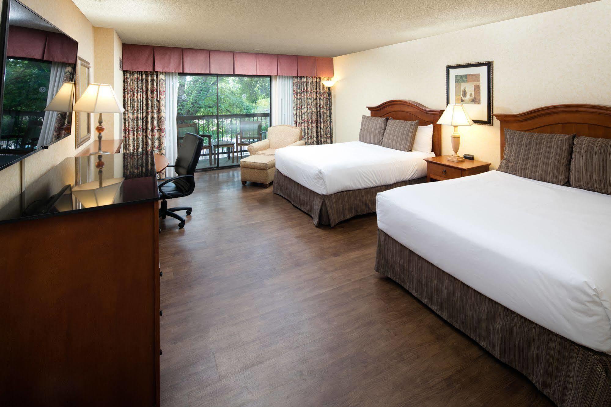Red Lion 3*